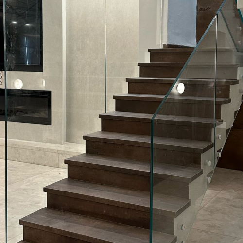 מעקה זכוכית לבית חדש