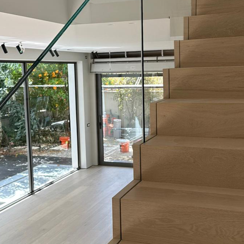 חיתוך זכוכית באמצעות CNC