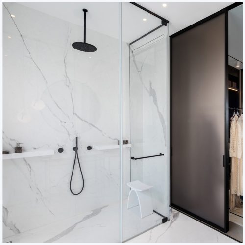 מקלחונים וזכוכית: השילוב המושלם לעיצוב עכשווי